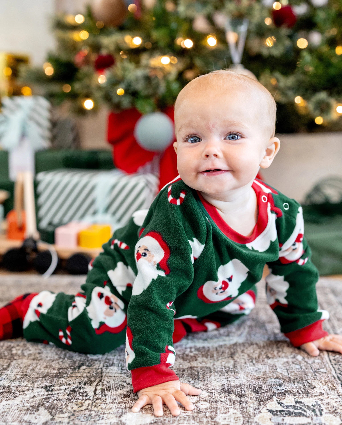 PatPat Matching Family Christmas Pajamas Santa Claus Print Fleece Green